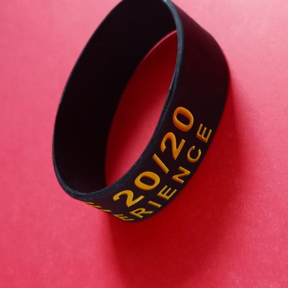 Justin Timberlake The 20/20 Experience Bands NWOT - Picture 4 of 4